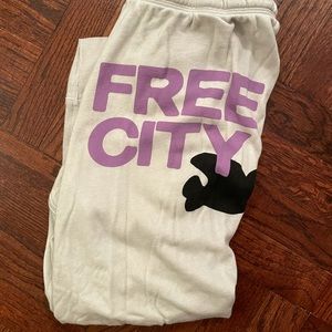 freecity joggers size M